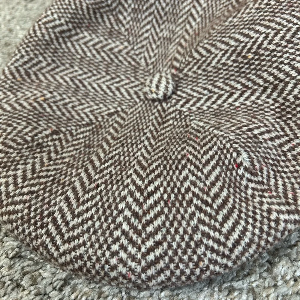 NWT Kangol Brown Cream Herringbone Flat Cap Wool Blend Men's Size Medium Outdoor